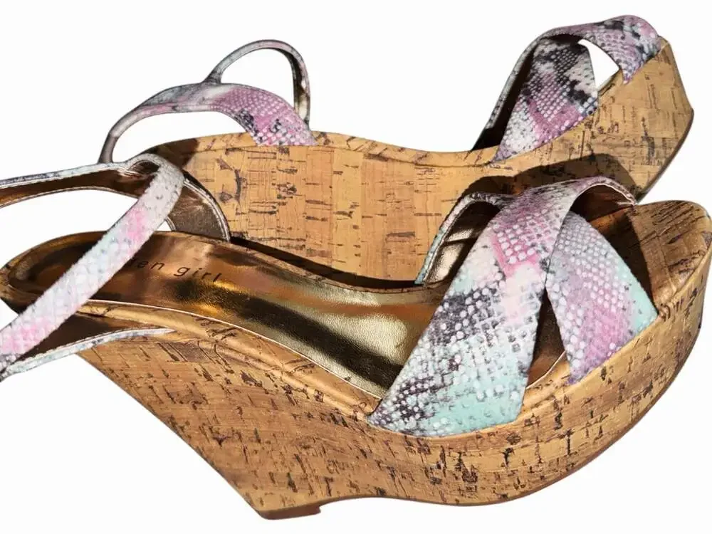 Madden Girl Pastel Faux Snake Skin Pattern Ankle Strap Platform Wedges Sz 10